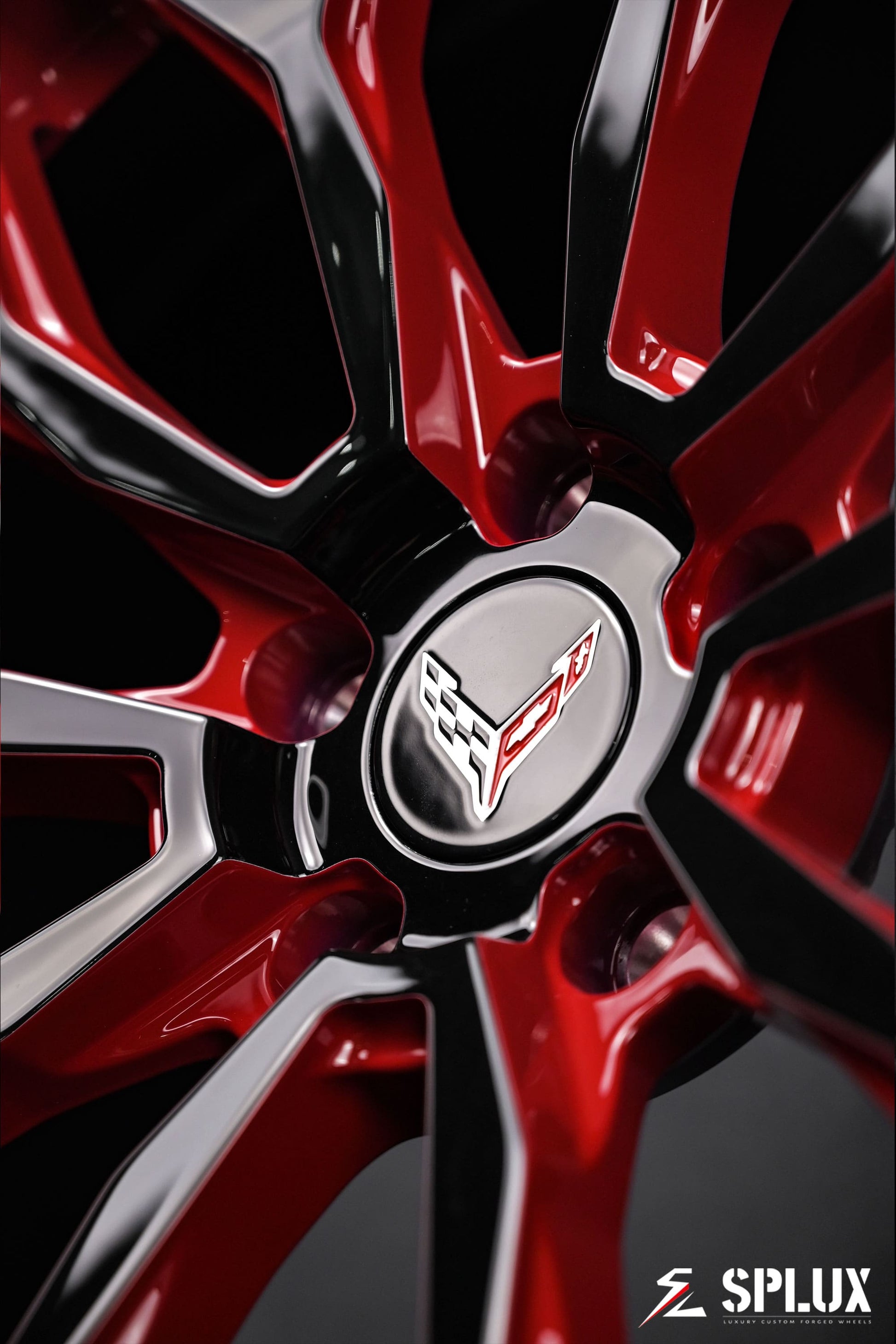 Piano black SC-14M forged wheel with red accent on the 2021 Corvette C8 Stingray Z51