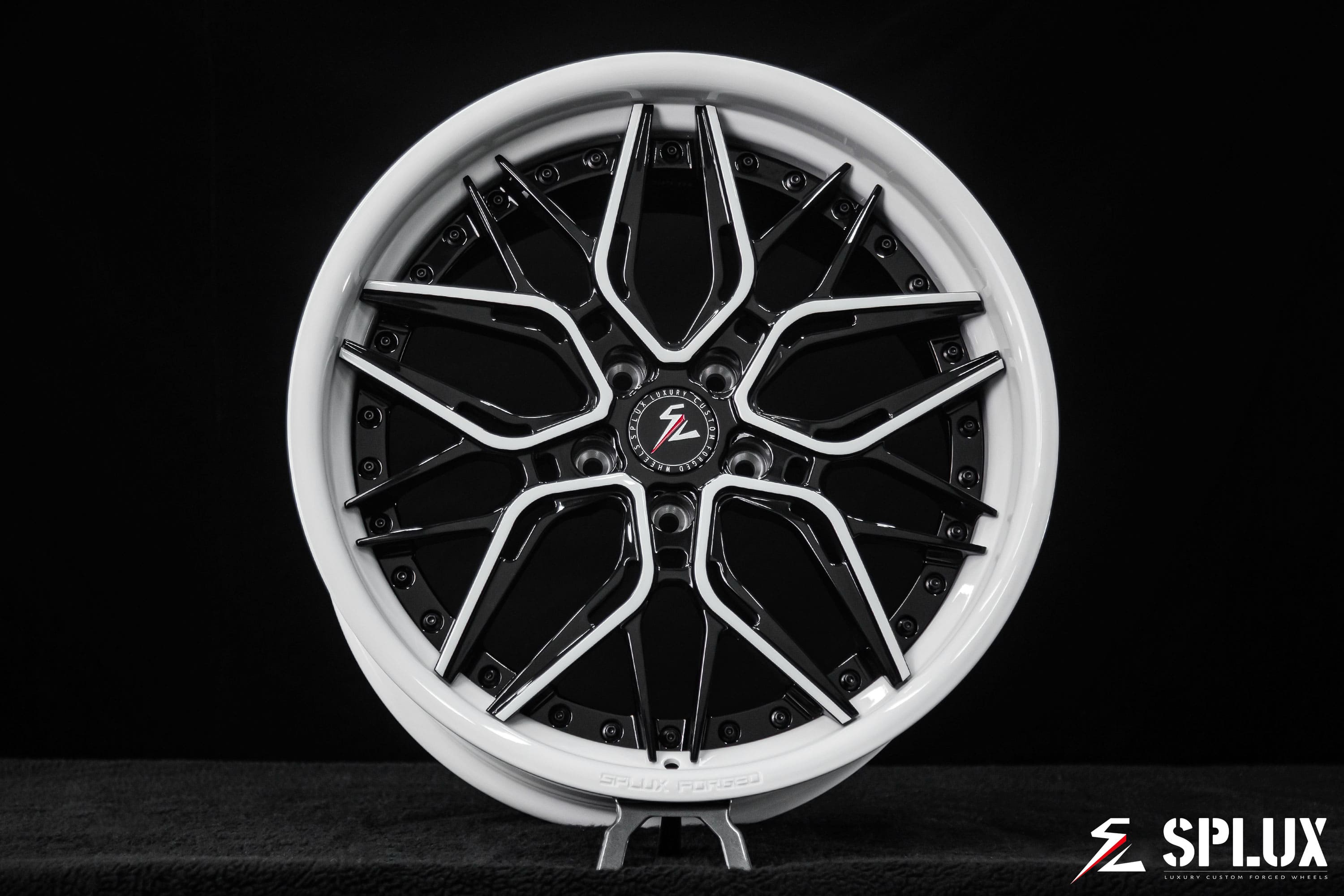SC-02 2-piece concave wheels for the 2023 Corvette Stingray Z51