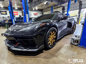 Rear wheel of the C8 Stingray with SD-08 forged 2-piece wheel in gold and black, highlighting the deep dish and staggered fitment