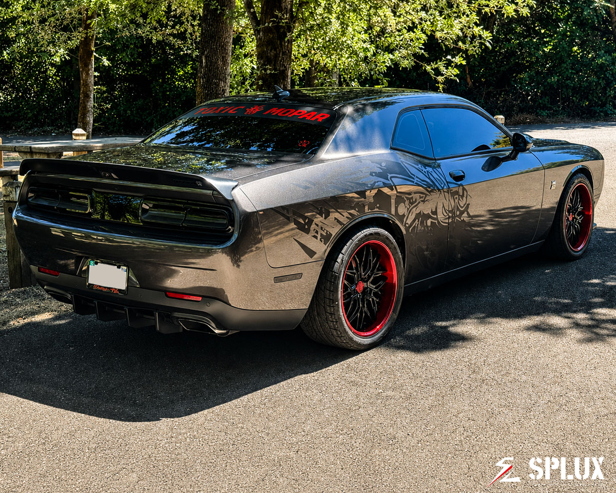Dodge Challenger R/T Scatpack on SD-01 forged 2-piece wheels with Chrome hardware