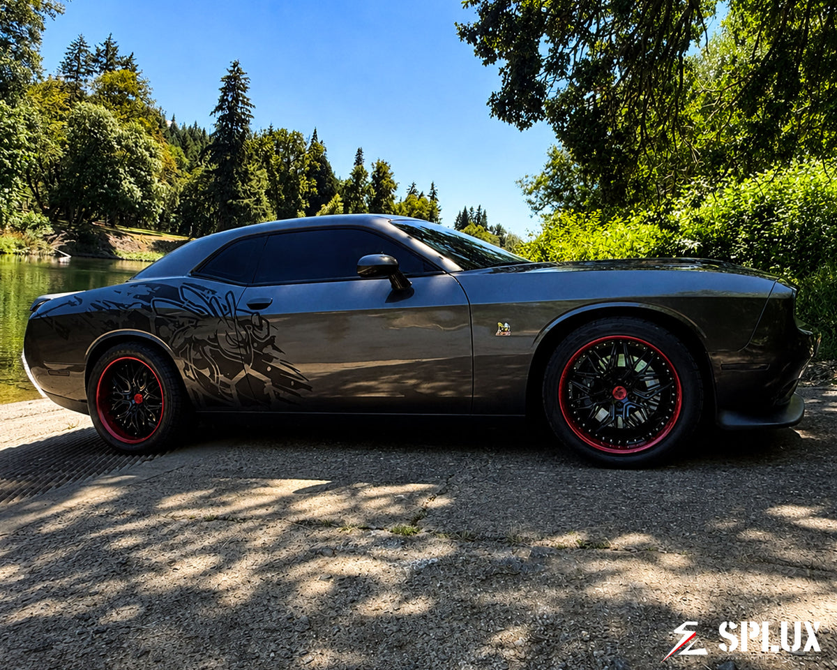 Challenger SD-01 forged 2-piece wheels with deep-dish profile and Piano Black finish