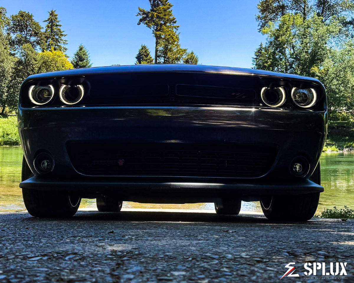 Dodge Challenger SD-01 forged 2-piece wheels with Brushed Red barrel and Chrome hardware