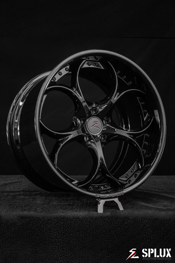 SD-03 forged 2-piece wheel with piano black spokes and deep dish lip