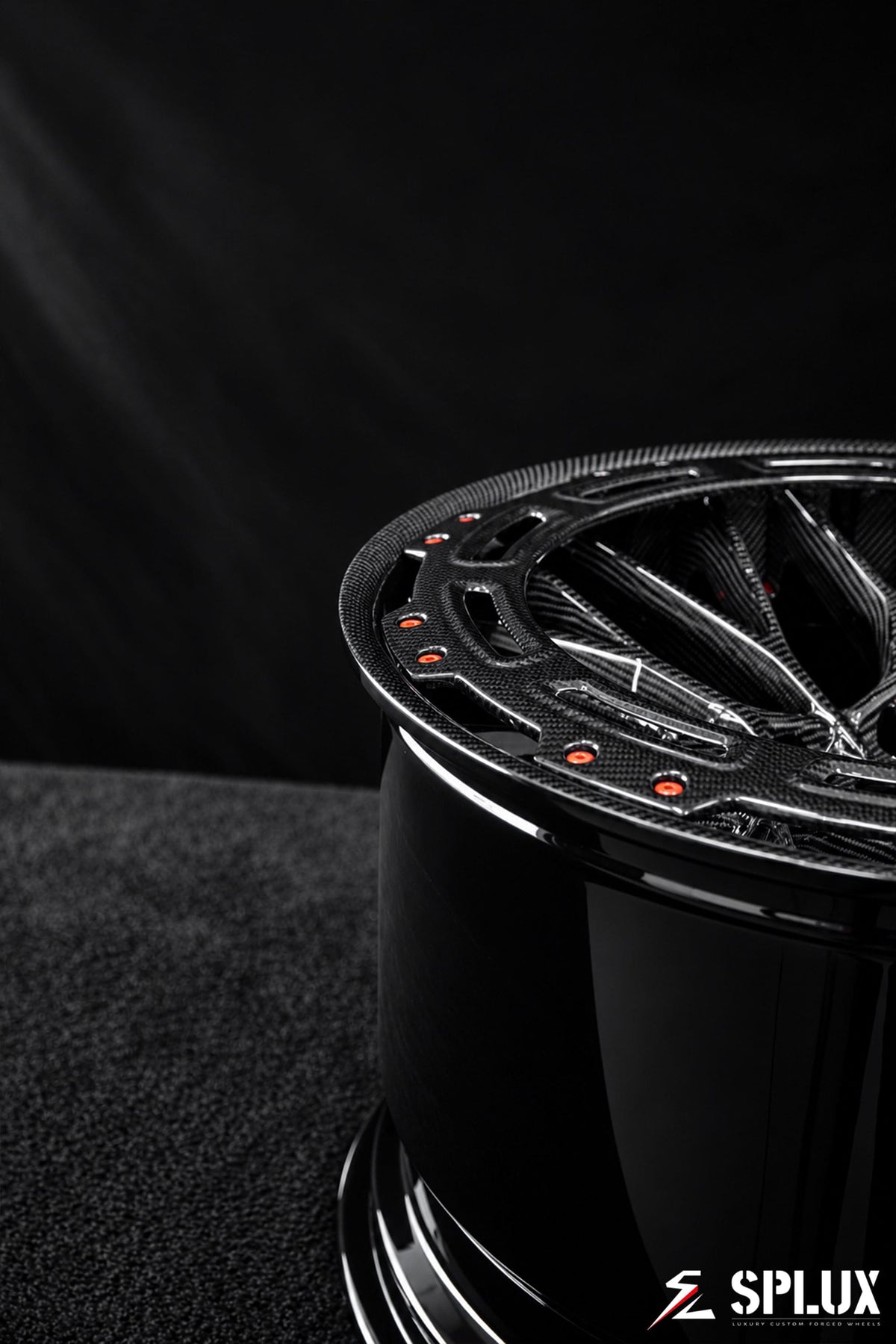 Chevrolet Corvette Z06 carbon fiber wheels, front 20×10 and rear 21×13