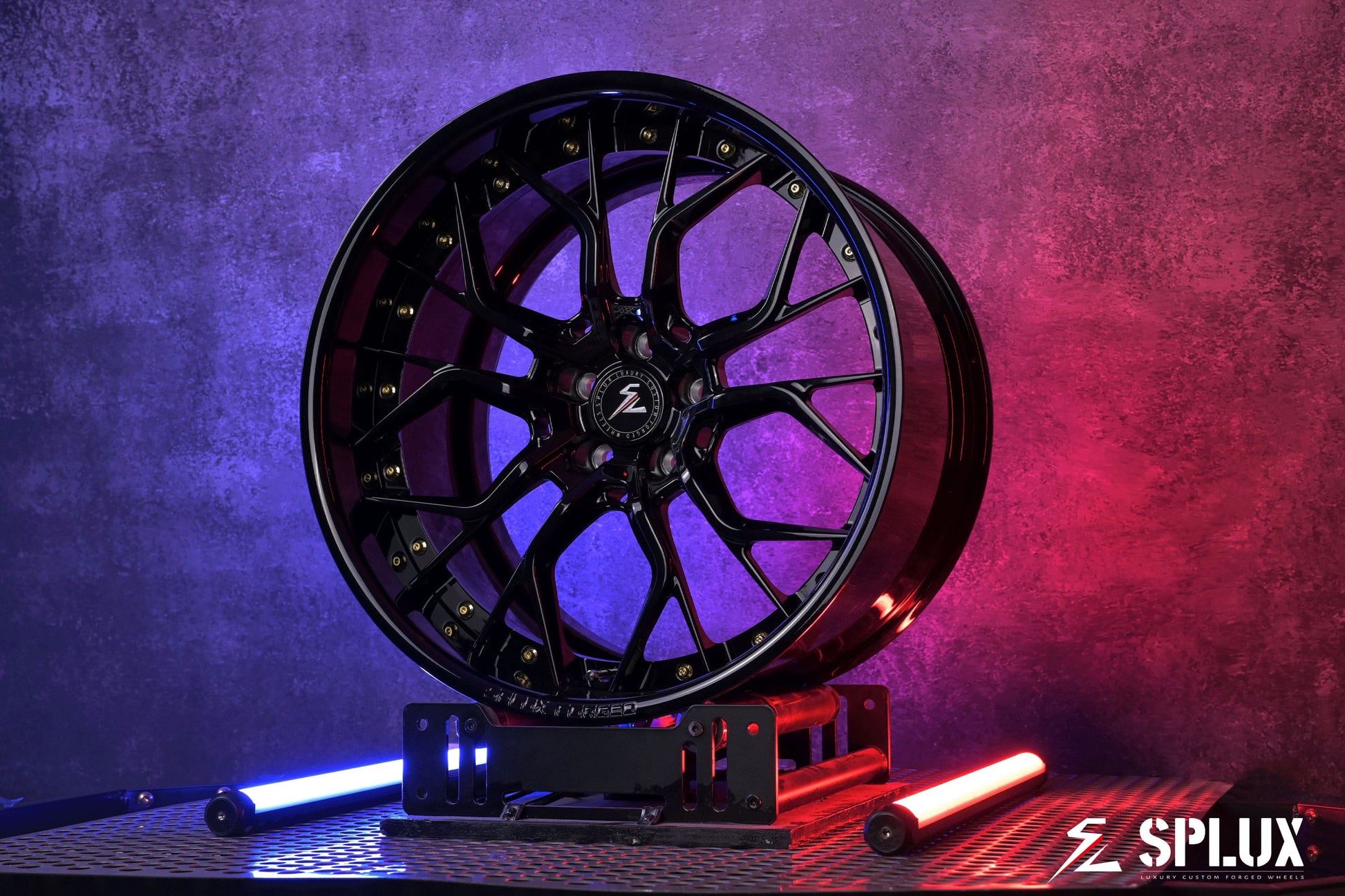 SD-16 C8 Corvette Z06 wheels showroom lighting reflection on piano black barrel