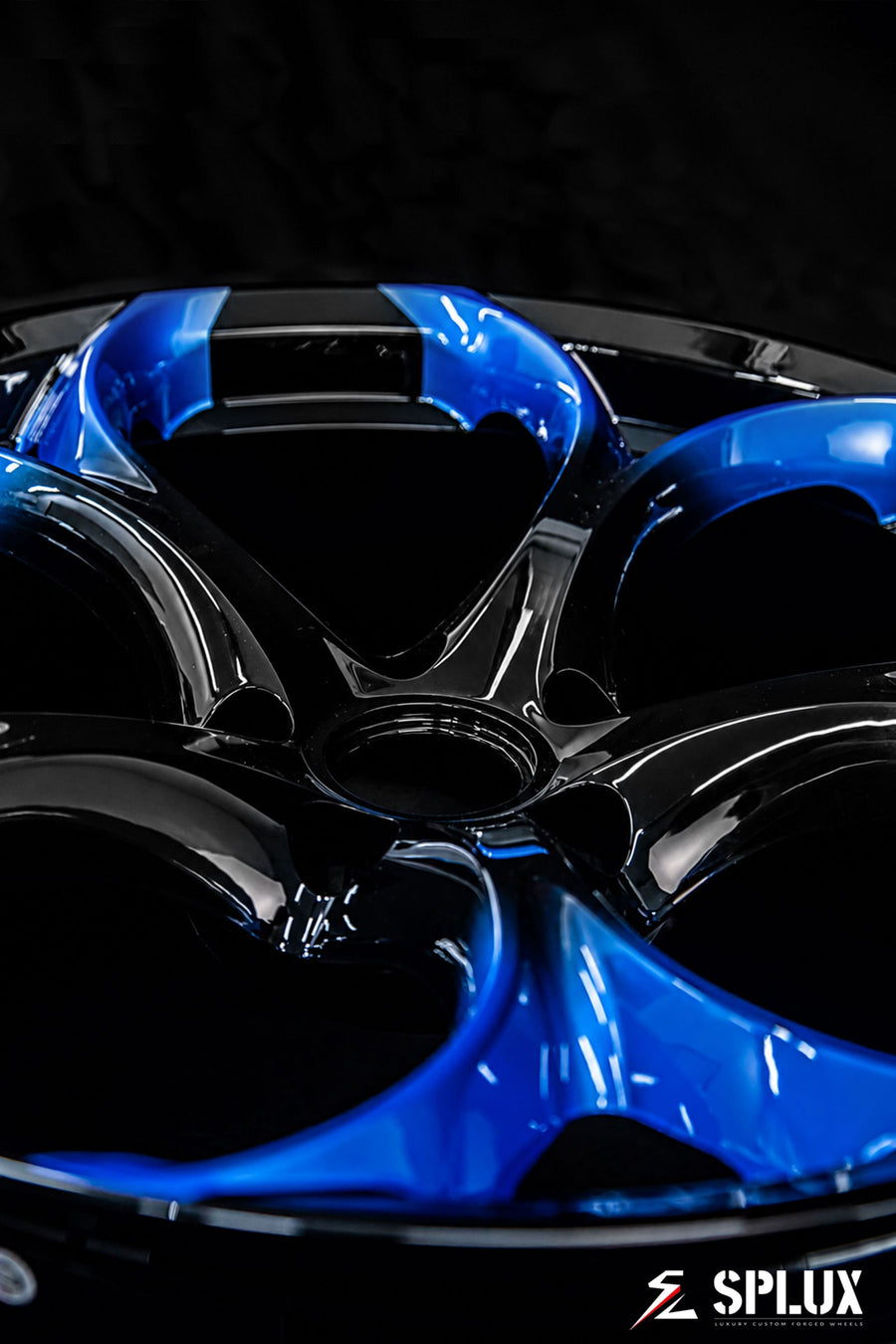 2025 corvette wheels SC-07M forged 1-piece with piano black and Riptide Blue finish on the C8