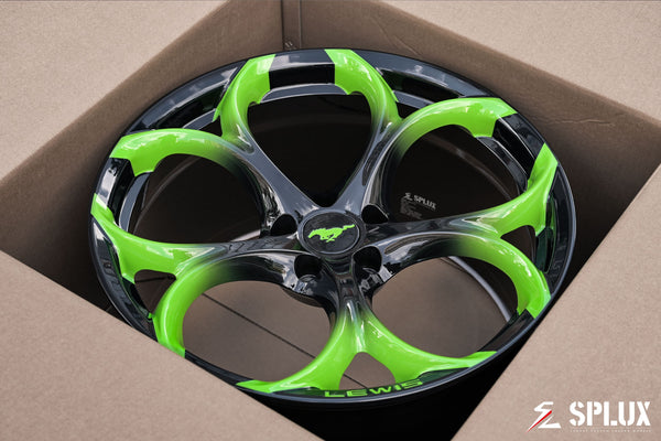 SC-07M concave monoblock front wheel with neon green spokes fading to a piano black barrel