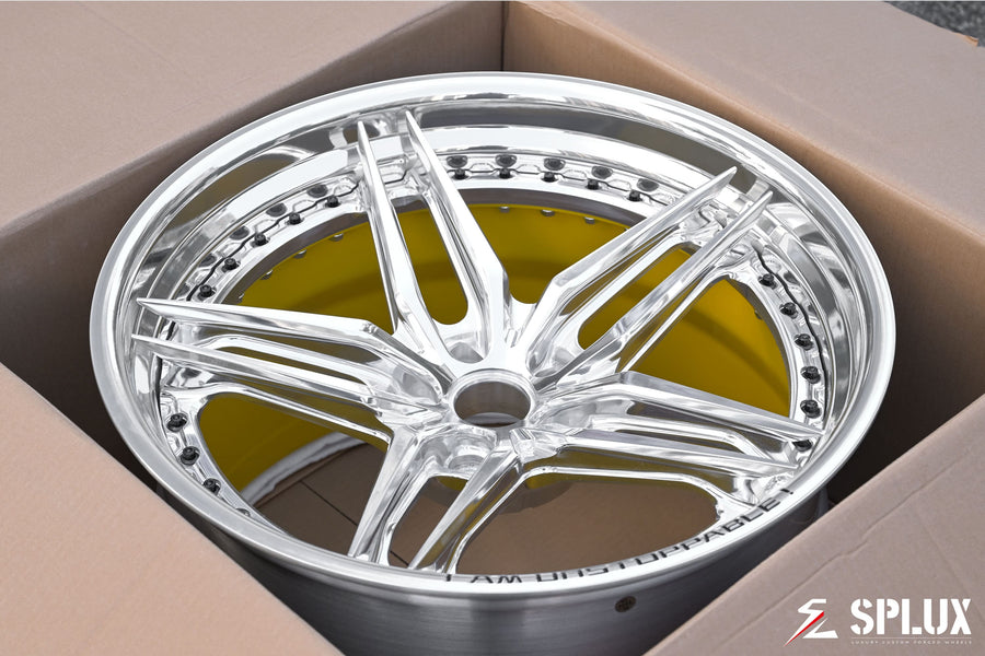 Staggered 20-inch front and 21-inch rear SA-01 forged wheels for the C8 Z06