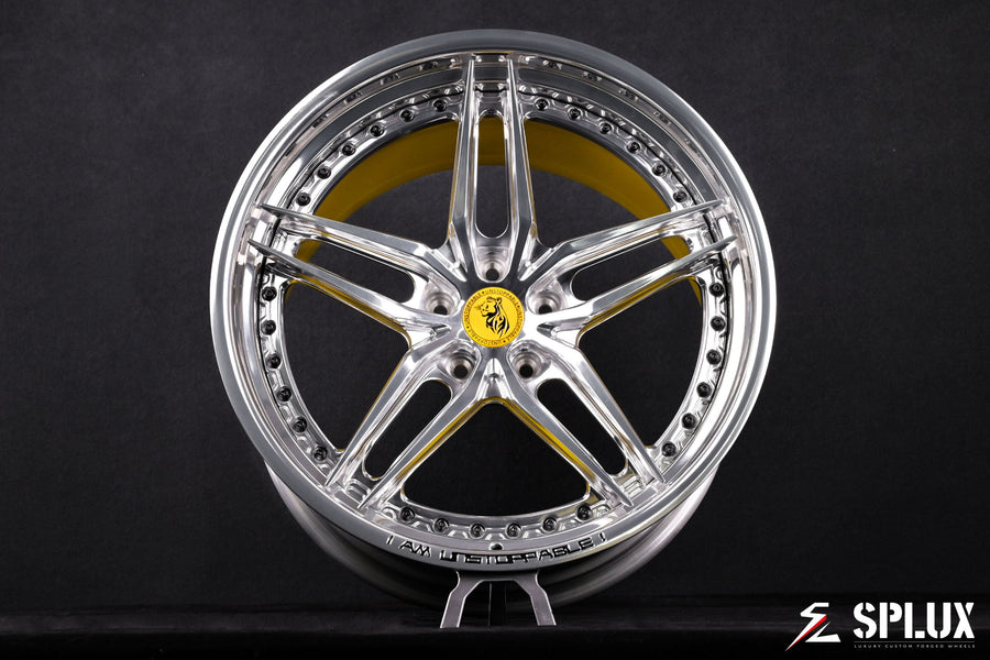 Custom C8 center cap on the SA-01 forged wheel with polished aluminum spokes