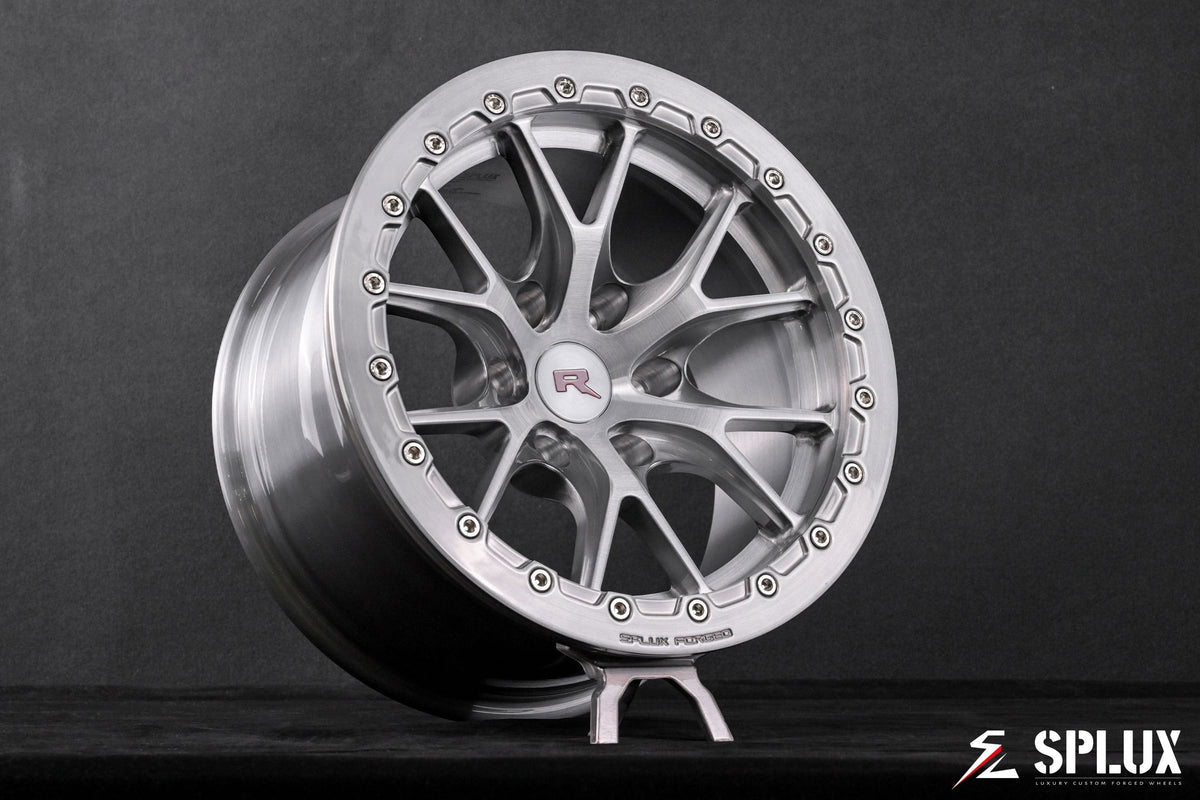 Custom center cap on the ST-03B beadlock wheel
