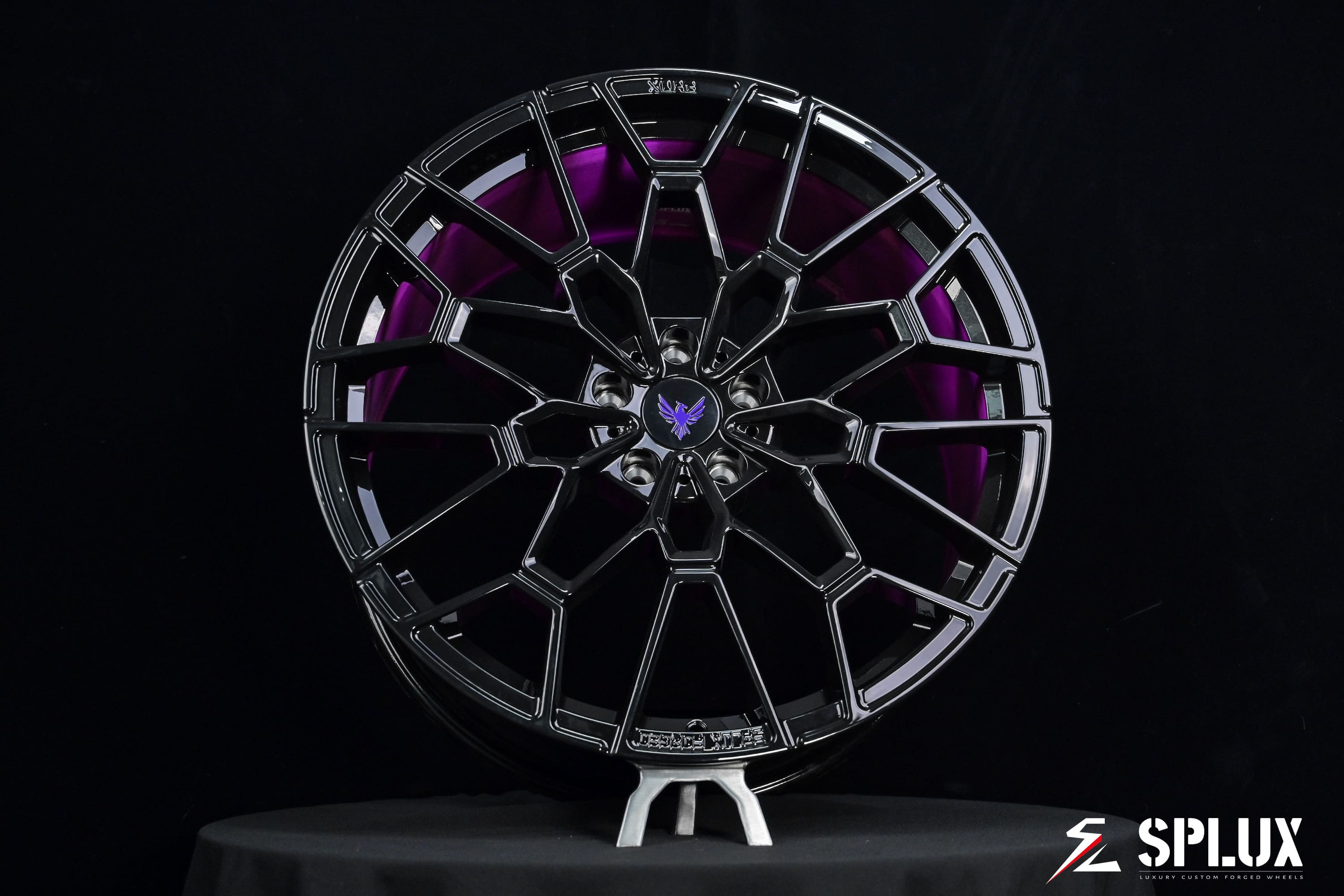 Lucid Gravity custom wheels full vehicle gallery view