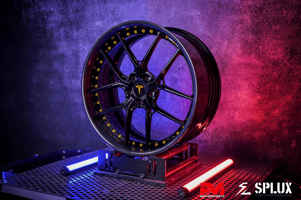 tesla model s wheels front three quarter view with SD-02 forged carbon fiber lip