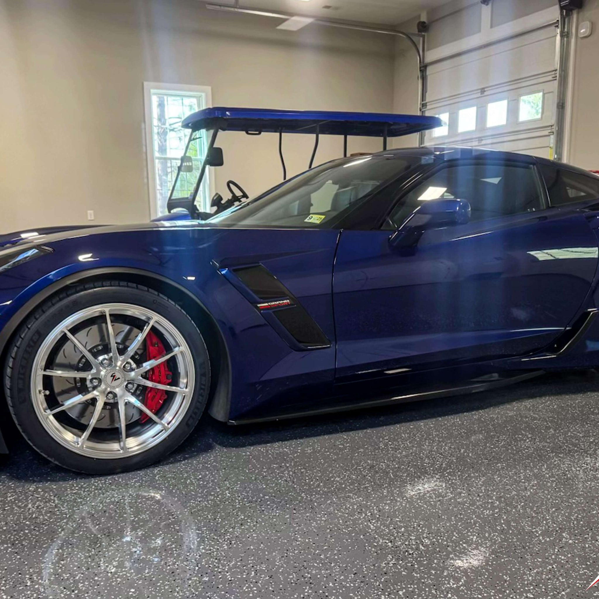 C7 Corvette in Elkhart Lake Blue Metallic featuring SPLUX SC-08M forged monoblock wheels, showcasing lightweight chrome design and concave style.