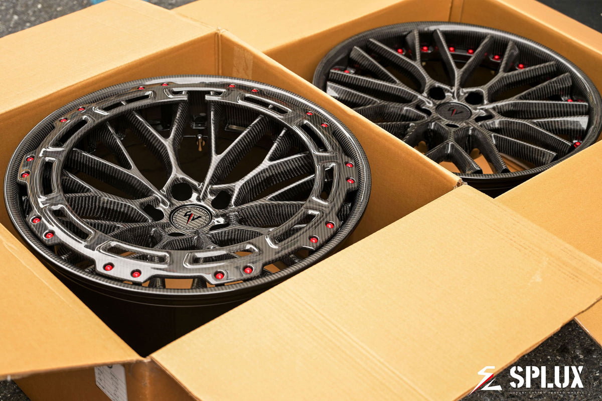 2024 corvette c8 z06 carbon fiber 2-piece wheels. rear wheel with aero ring. 