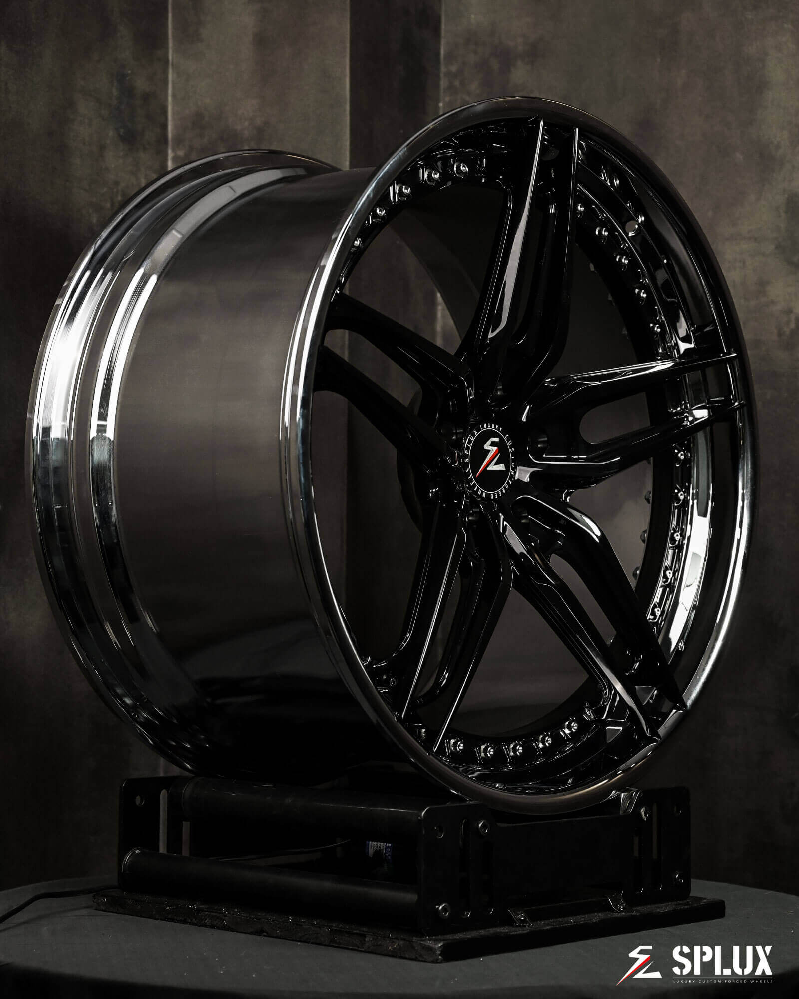 Upgrade your 2016 Chevy C7 Stingray with aggressive Splux SA-01 aftermarket wheels for a sleek, performance-driven look.