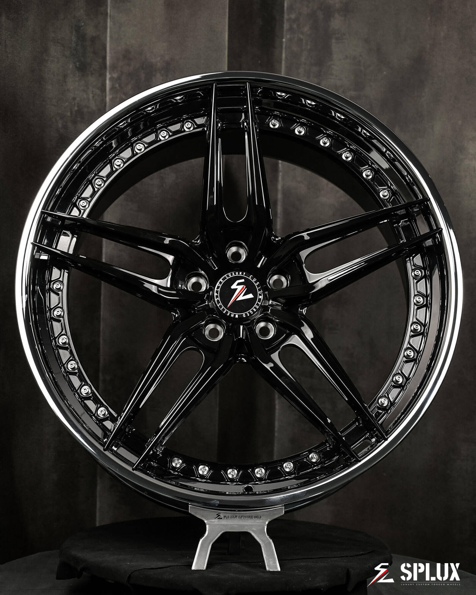 Splux SA-01 black and chrome alloy wheels for C7 Corvette, offering an aggressive look with premium quality and style.