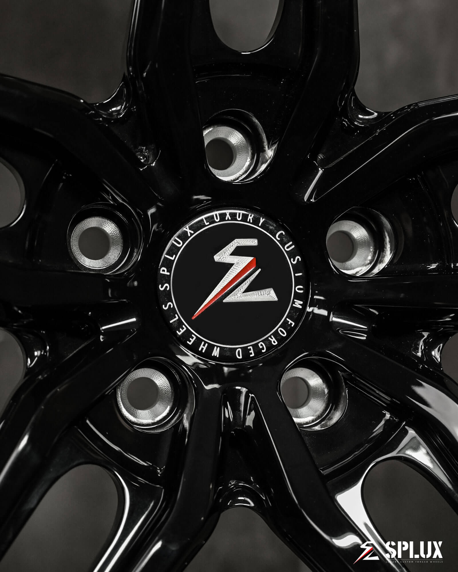 Upgrade your Chevy C7 Stingray with Splux SA-01 concave 5-spoke aftermarket wheels, featuring a sleek chrome finish for enhanced style.