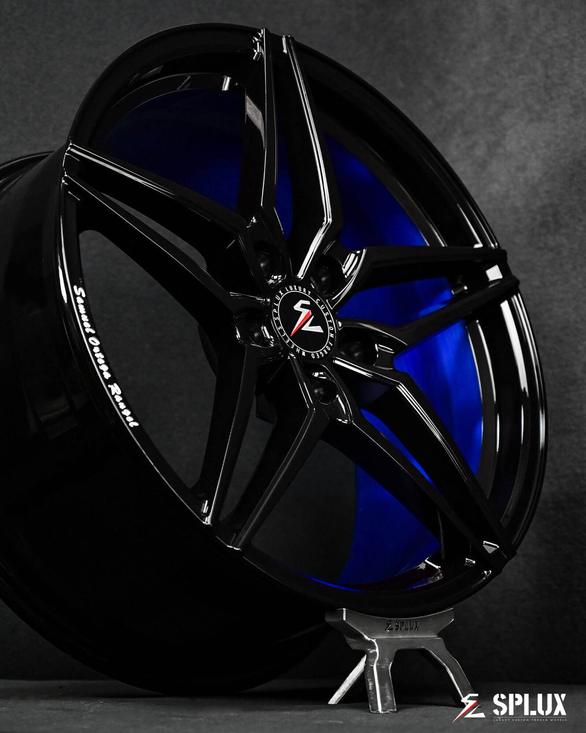 Upgrade your C8 with Splux SC-03M concave 5-spoke aftermarket wheels in brushed blue and black for a bold, custom look.