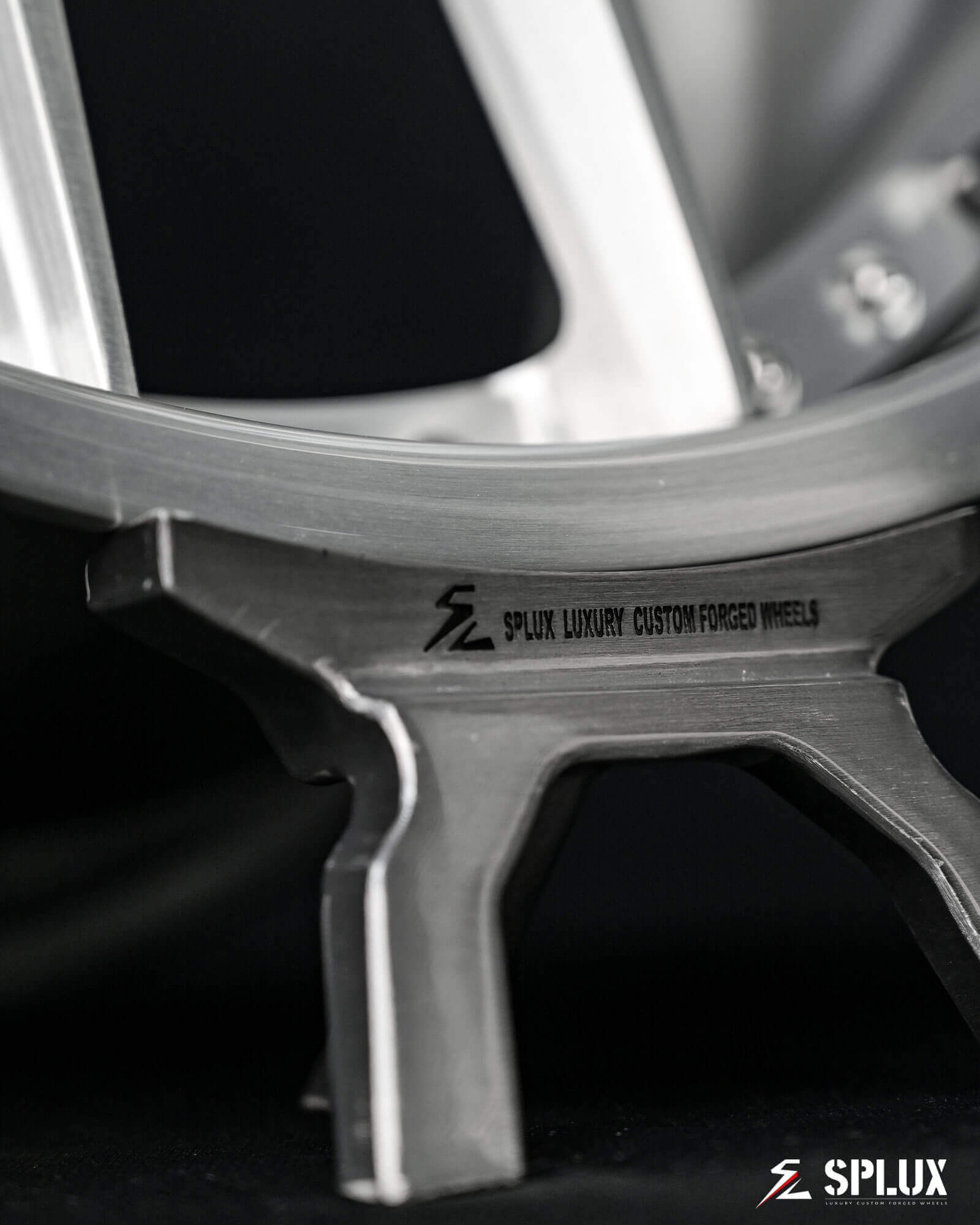Splux SD-02 brushed aluminum 18-inch wheels for C4 Corvette and 1994 ZR1. Deep dish design adds style to your classic C4 Vette.
