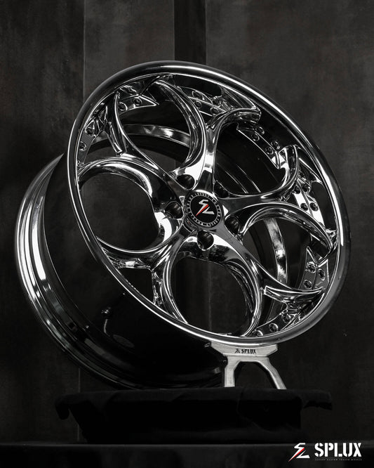 Upgrade your C8 with Splux SD-03 black aftermarket wheels in 20/21-inch sizes, featuring a sleek chrome finish for a bold look.